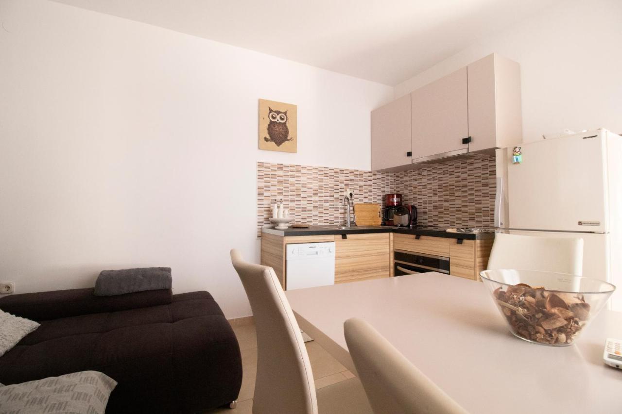 Apartmani Olivia ビビニェ エクステリア 写真