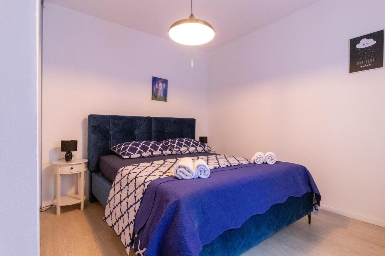 Apartmani Olivia ビビニェ エクステリア 写真