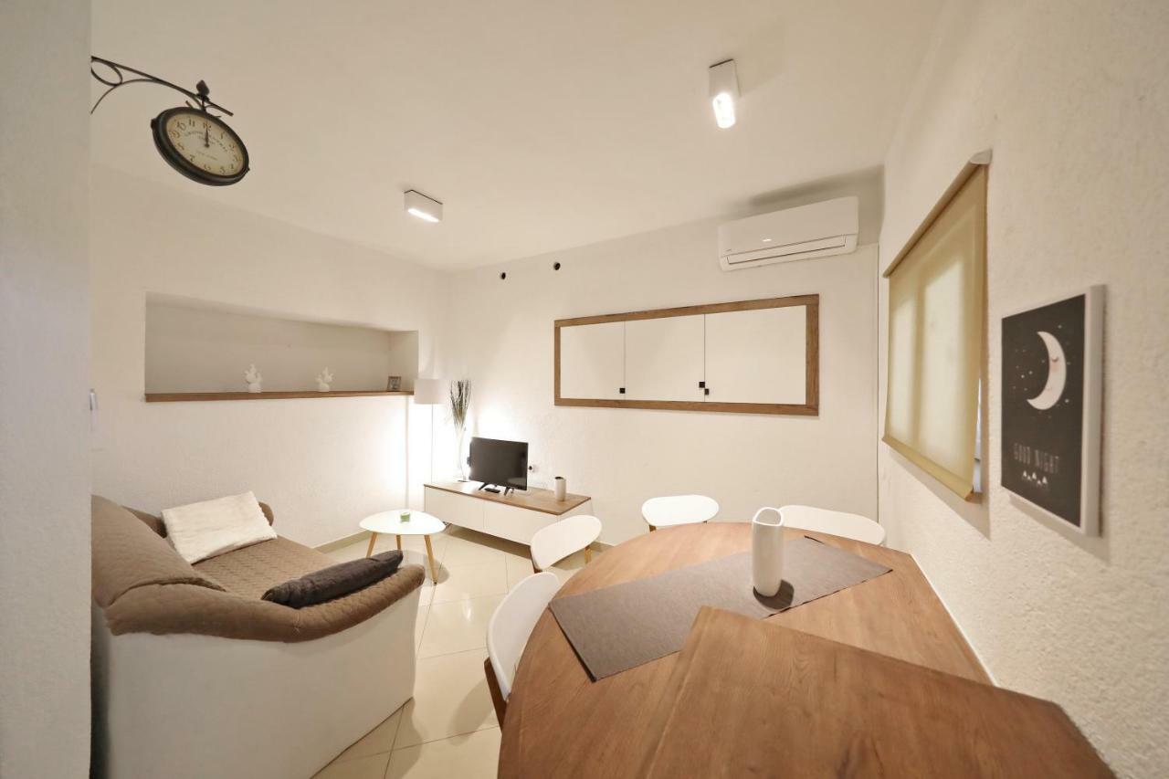 Apartmani Olivia ビビニェ エクステリア 写真