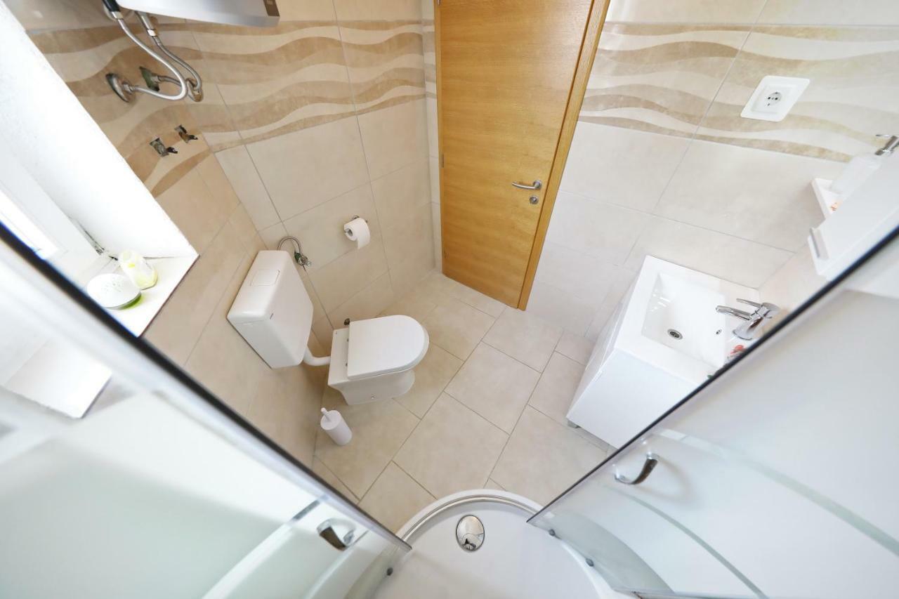 Apartmani Olivia ビビニェ エクステリア 写真